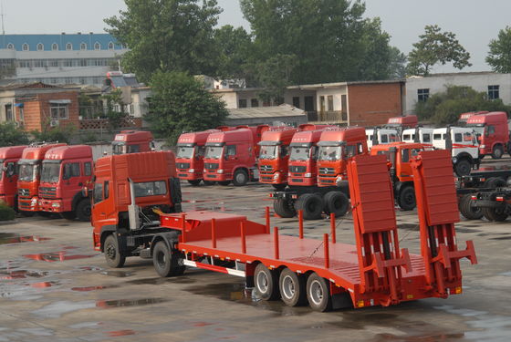 CIMC HUAJUN 3 ось тяжелой грузоподъемности с низким постельным полуприцепом с гидравлической рампой Максимальная полезная нагрузка 70ТОН